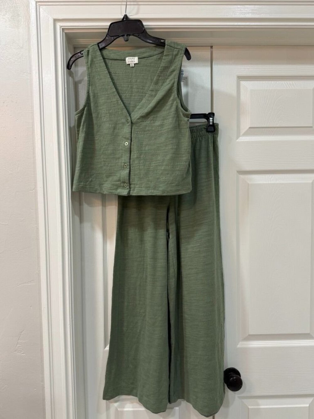 Evereve + Z Supply Solace Textured Knit Top & Travel Pant Set Palm XS